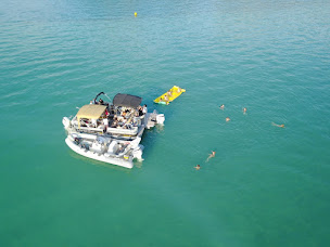 Photo n°5 de Water Taxi & Annecy Lounge Boat à Annecy (Attraction touristique)