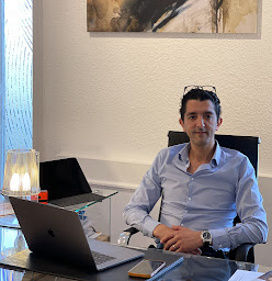 Photo n°1 de Dr Hicham Mezzine à Valence (Chirurgien plasticien)