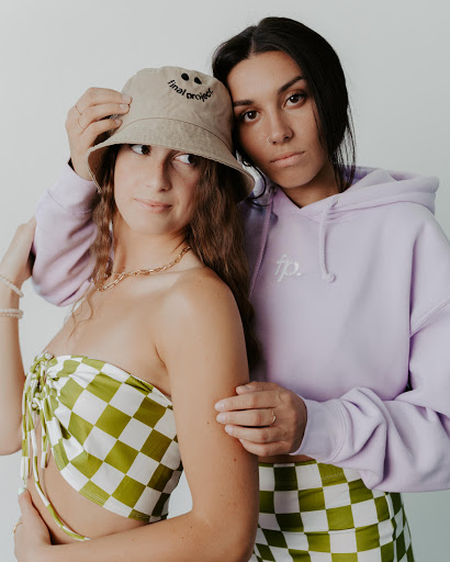 Final Project Apparel - Visual