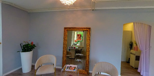 Zesi Nails & Beauty GmbH