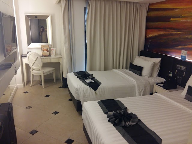 Skyy Hotel