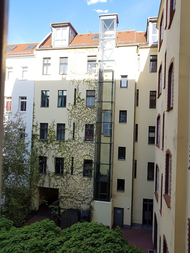 Hotel 103