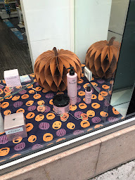 Photo n°17 de PHARMACIE DE LA SEMEUSE I Rue du Faubourg Saint-Antoine Paris 11ème à Paris (Pharmacie vétérinaire)