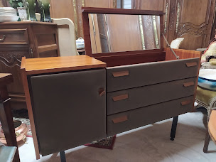 Photo n°13 de SARL CORBET à Monthuchon (Dépôt-vente)