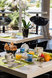 Photo n°8 de Hôtel Le Ya'Tis à Saint-Laurent-des-Arbres (Séminaire)