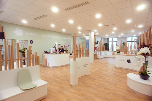 Clinique Vétérinaire du VAL D'EUROPE - URGENCES VETERINAIRES 77 - 7j/7 de 8h à Minuit Logo