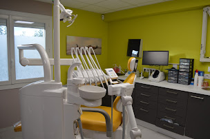 Photo n°2 de Docteur Martine Segarra à Pia (Dentiste)