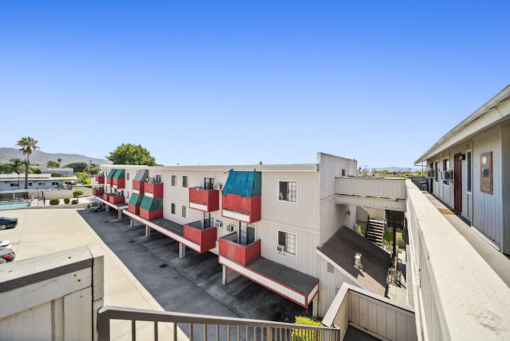 Casa Laurel Apartments by null