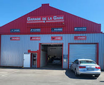 Le Garage Sedan