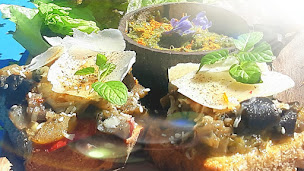 Photo n°29 de la jument noire à La Bâtie-Montsaléon (Traiteur)