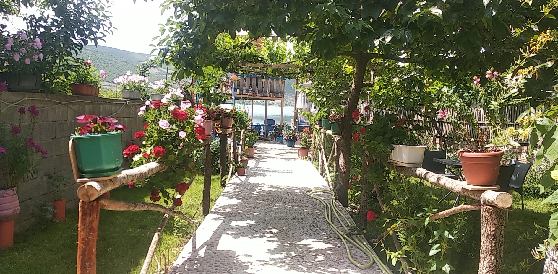 Erda Lakeside Guesthouse