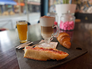 Photo n°51 de Café Chérie - Brasserie Bar à Cocktail à Boulogne-Billancourt (Bar à vin)