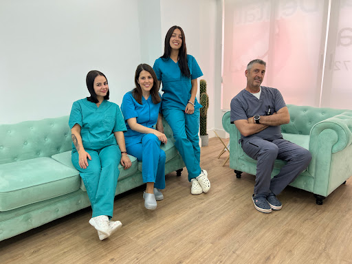 Clínica Dental Llera , implantes dentales y ortodoncia - Thumbnail