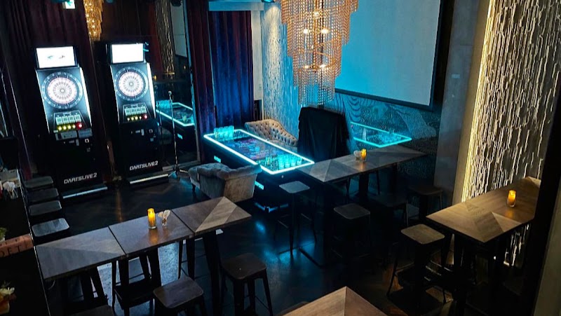 恵比寿『ダーツ×カラオケ』アミューズメントBAR DELUJO
