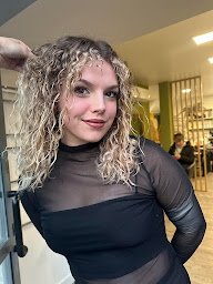 Photo n°11 de Atmosph'hair Coiffure à Saint-Exupéry-les-Roches (Salon de coiffure)