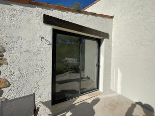 Photo n°20 de Tout-Travaux.fr : Installation de fenêtres et rénovation à Cannes à Cannes (Fournisseur de fenêtres en PVC)