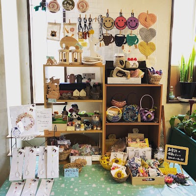 ランチとメダカとハンドメイドのお店ギャラリー喫茶 Art Way