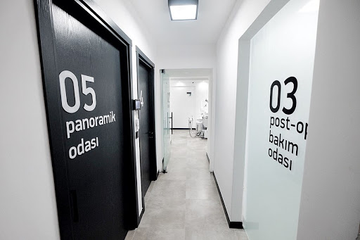 Periodontist Uzm. Dt.Gözde Dinç-Diş hekimi Çağrı Cantürk