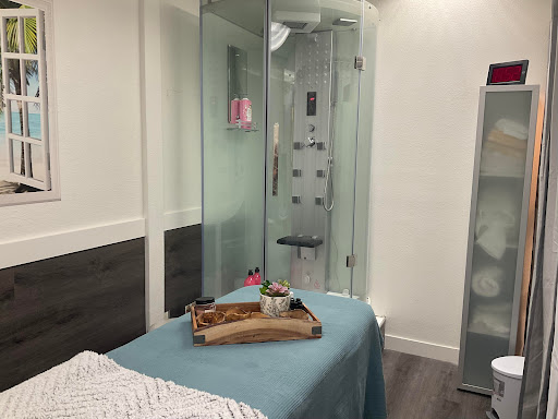 Salon De Manila By Malou, The Spa California - Thumbnail