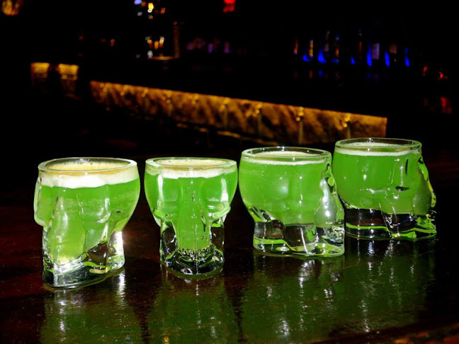 Opinii despre EXCALIBUR BAR în Αθήνα - Μπαρ