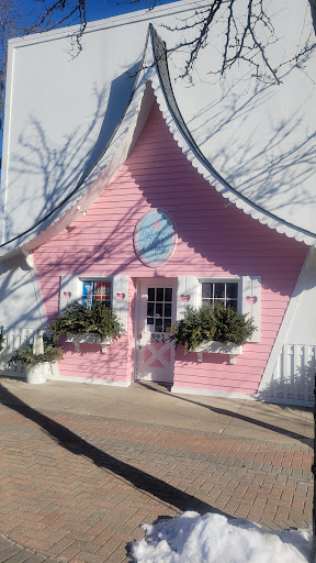 Muriel's Doll House