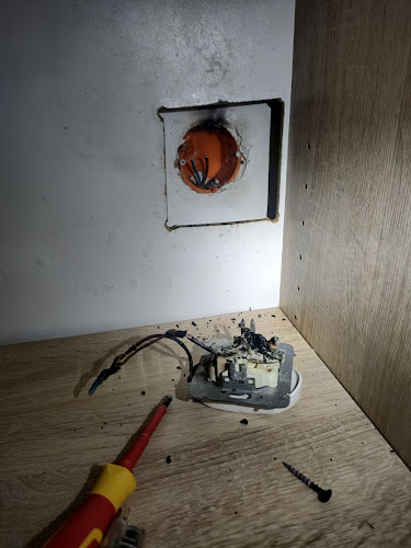 ELEKTRYK GDAŃSK - Paweł Czerwiński | Pogotowie Elektryczne - Elektryk