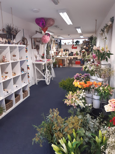 Emmalou Florist Gallery - United Kingdom