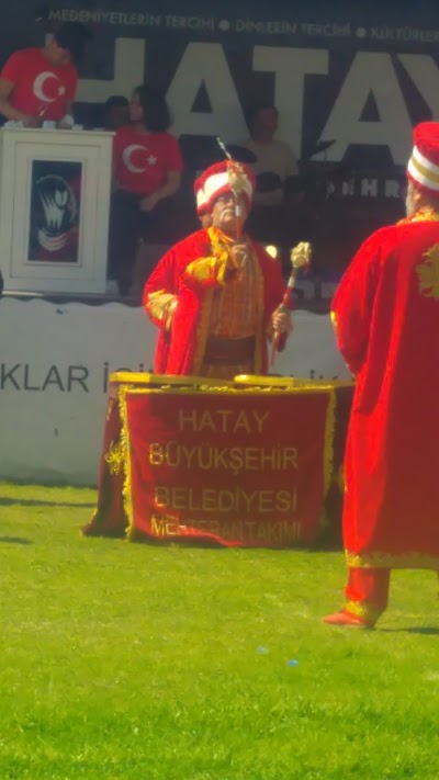 Karlusu sosyal bilimler lisesi çim saha