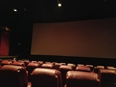 AMC Maple Ridge 8