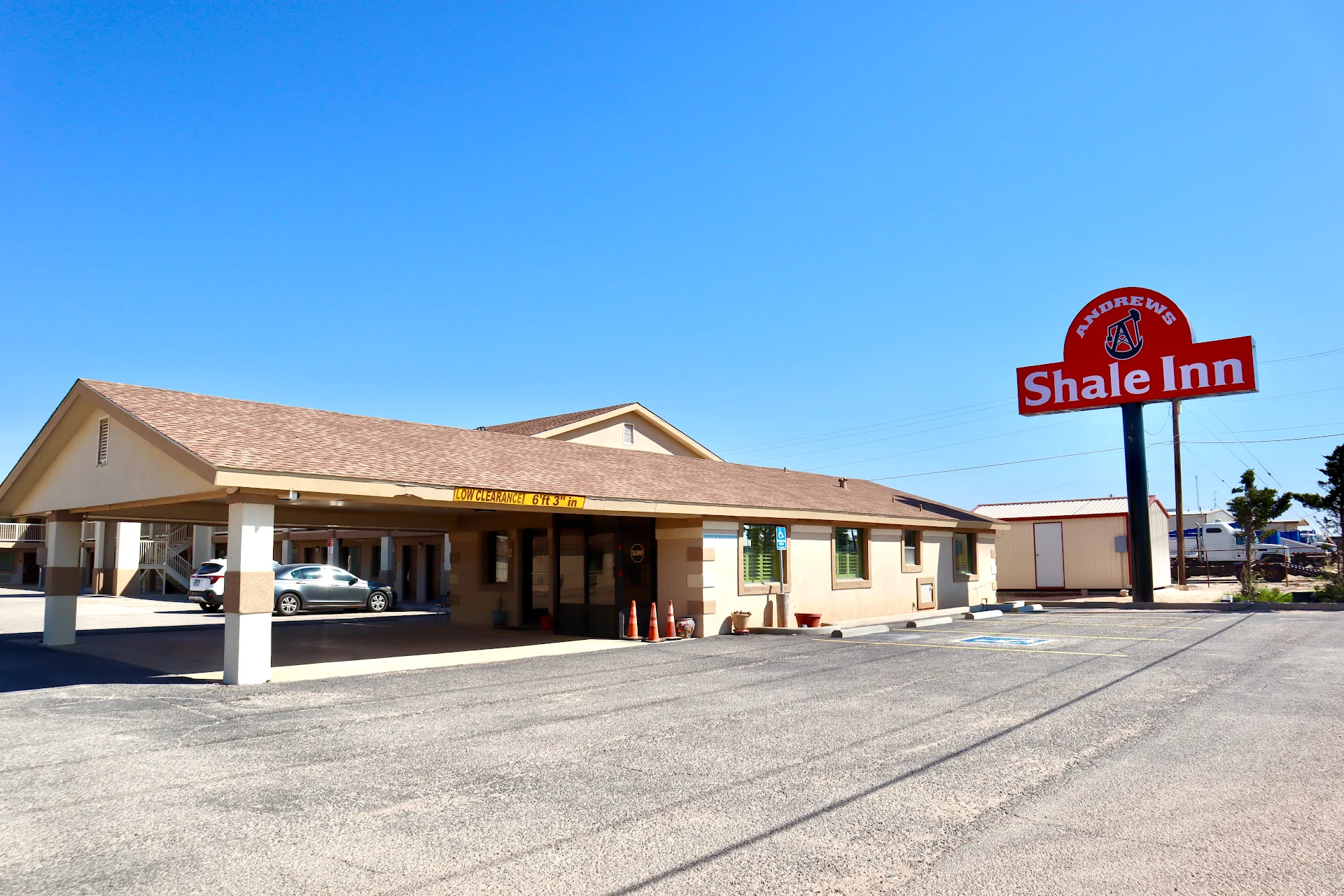 Shale Inn Andrews