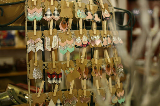 Elizabeth Street Treasures Flea Market - Thumbnail