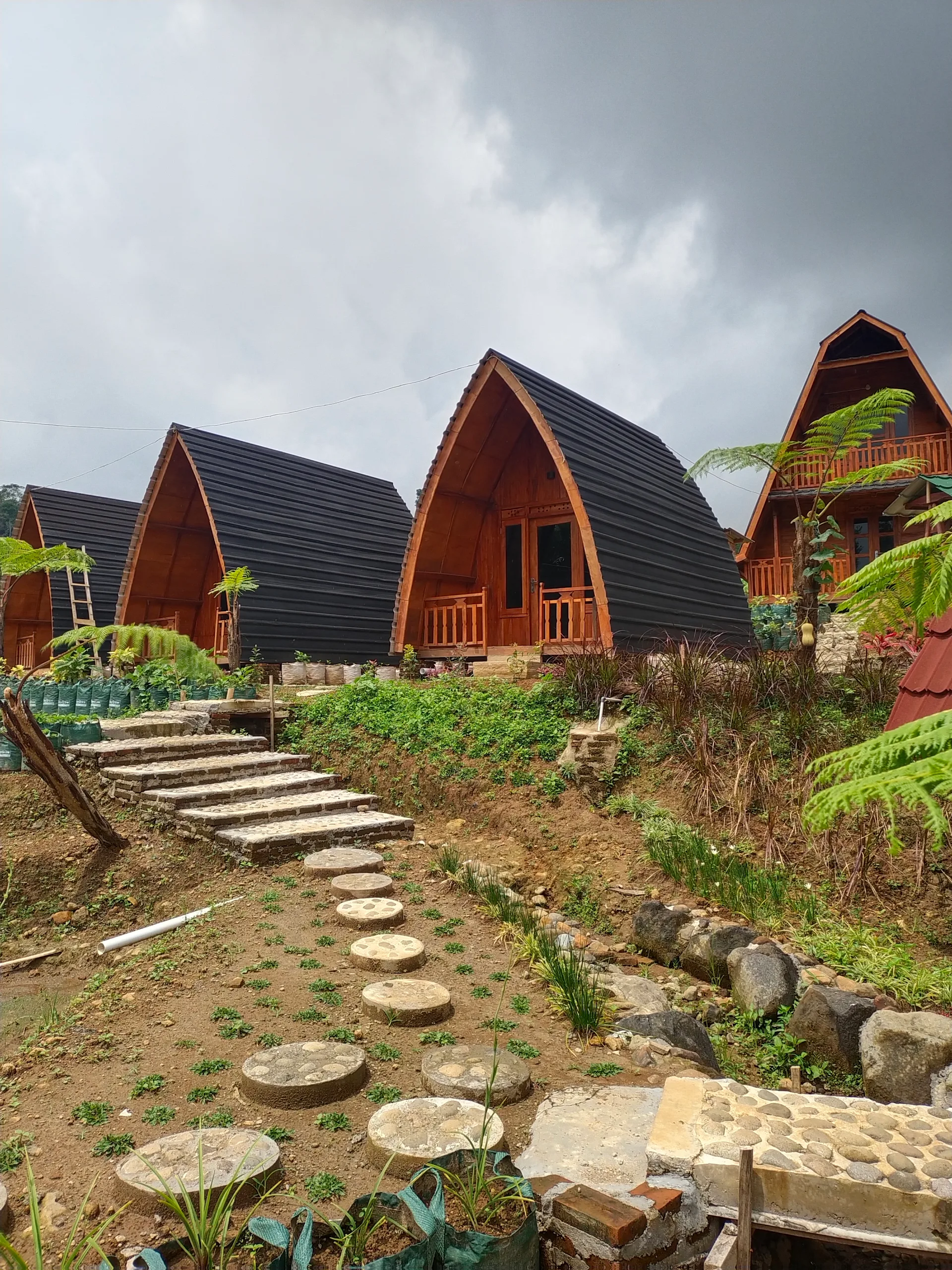 Omah Mamak Penginapan Glamping Kemuning