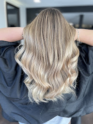 Photo n°26 de Axelle Brosse Hair Artist à Saint-Étienne (Salon de coiffure)