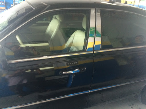 Taxi & Limo Service - Thumbnail