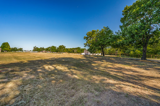 WhiteFlameRealty - Visual