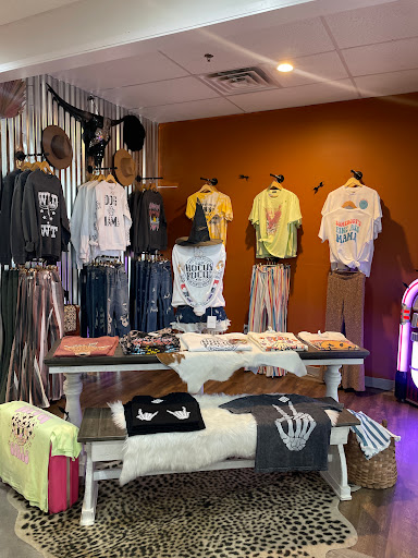 Benellis Boutique - Thumbnail