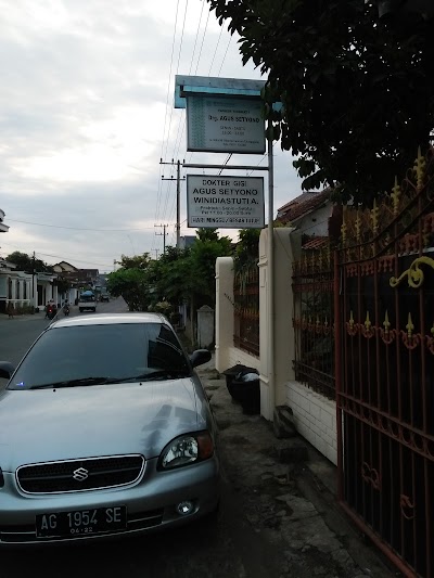 Photos of Dokter Gigi Agus Setyono Winidiastuti A.