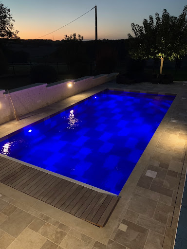 Photo de CLM Piscines et Spa à Ménesplet (24700)