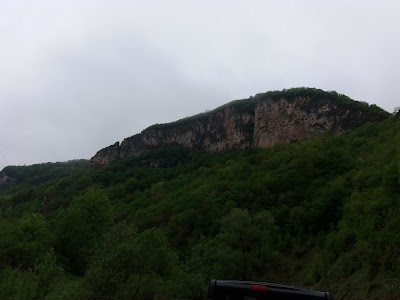 Photos of Etropole waterfall Varovitets