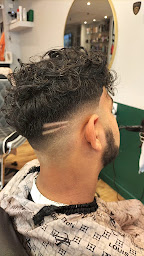 Photo n°15 de Adam Coiffure à Caen (Salon de coiffure)