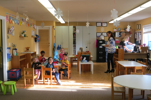 Montessori Beginnings Preschool Logo