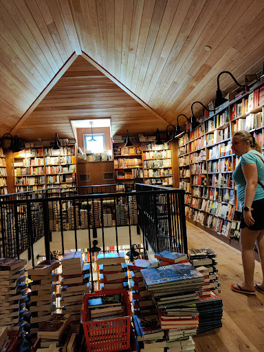 Gene's Books - Thumbnail