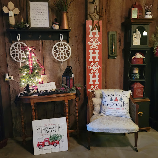 Ellsy's Attic - Visual
