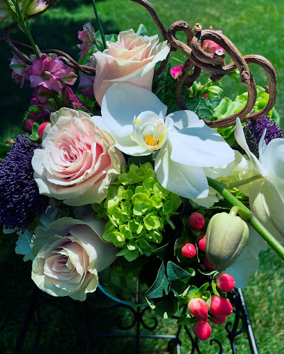 Twigs Floral Design Studio - Thumbnail