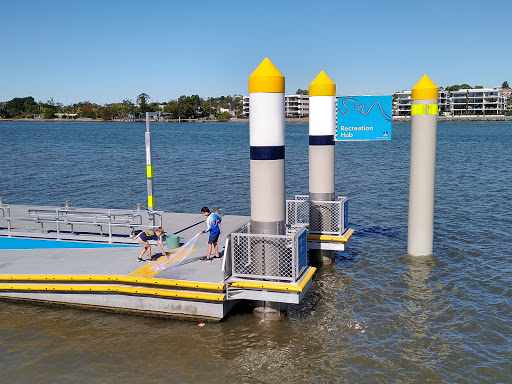 Kingsford Smith Dr at Bretts Wharf, stop 19 - Thumbnail
