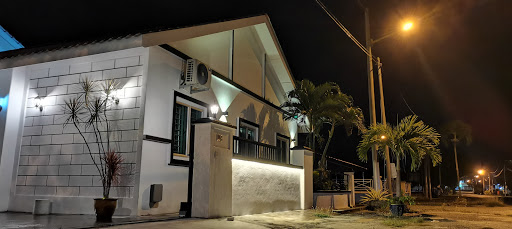 Pantai Remis Homestay 118/118A