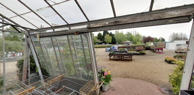 Russells Garden Centre Phone number