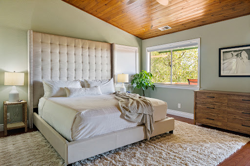 Hillside Wine Escape Gallery - United States