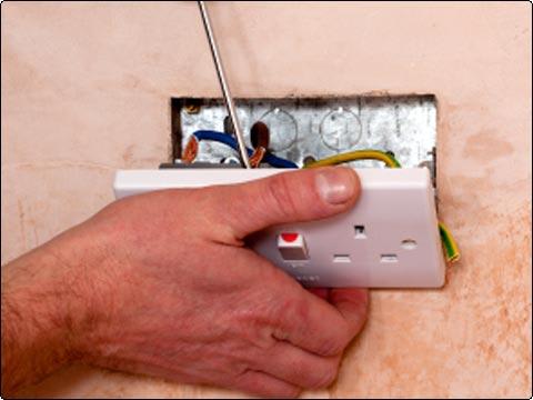 Mik's Electrical - Visual