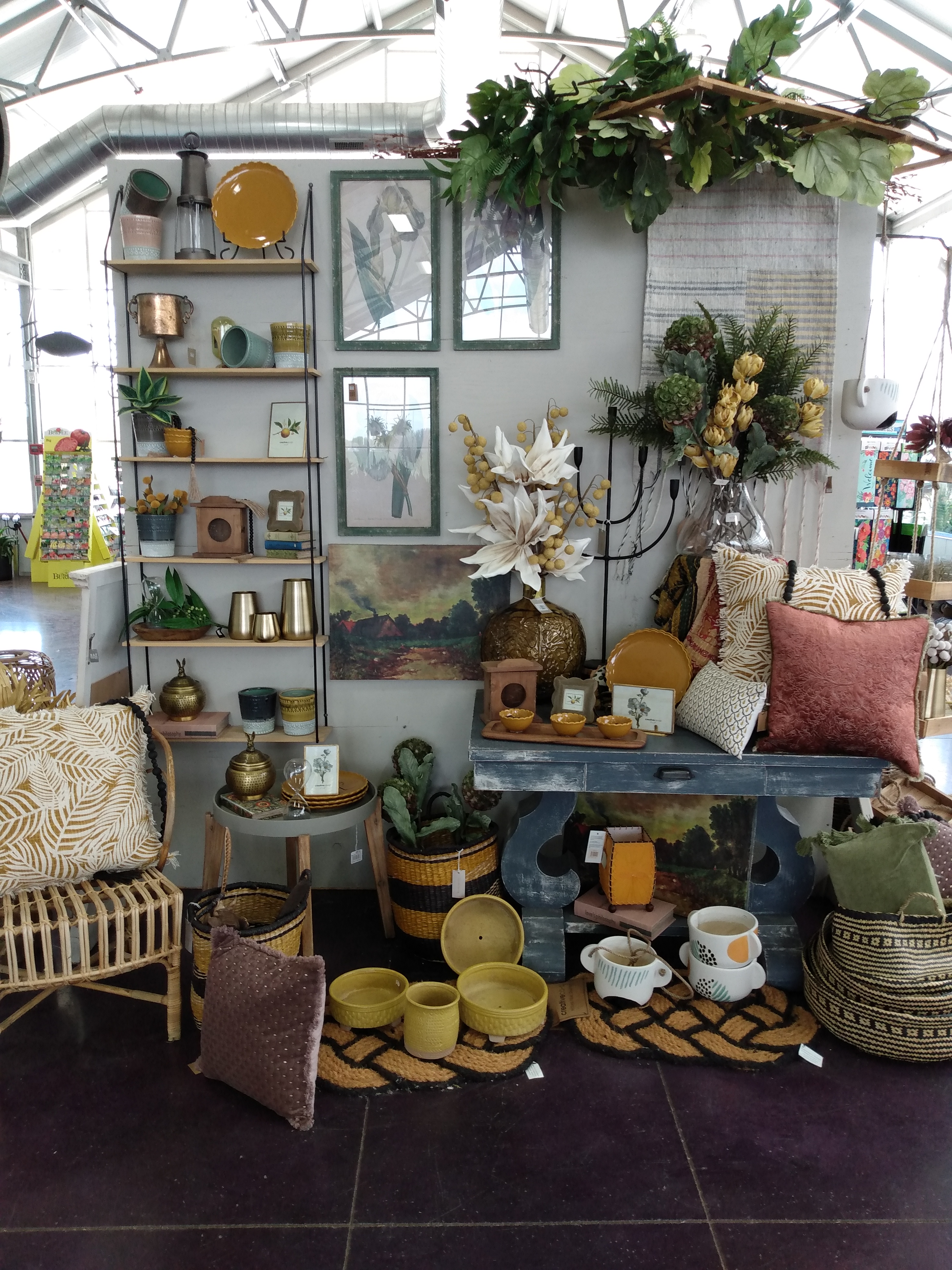 Canoyer Garden Center - Ankeny